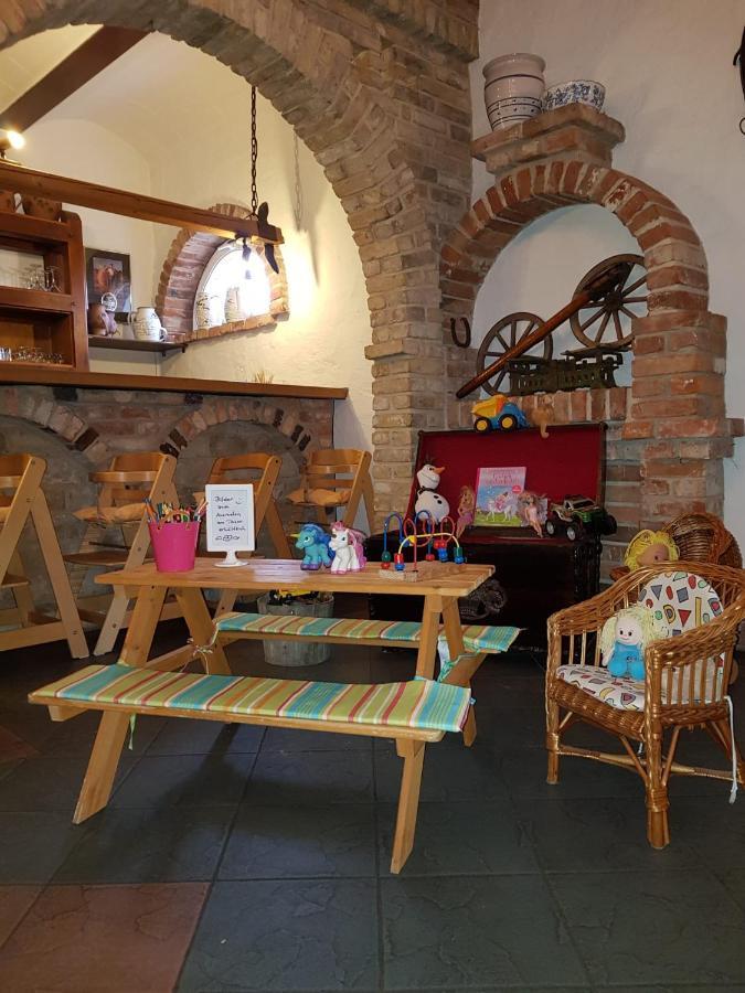 ホテル Ritterhof Kampehl Neustadt  エクステリア 写真